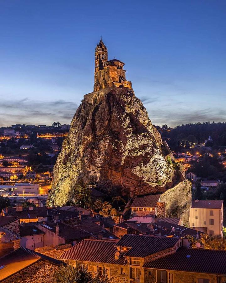 Maison Au Loup - Superbe Ancien Hotel Particulier Du Xvie Siecle Au Coeur De La Vieille Ville Du Puy Le Puy-en-Velay Kültér fotó